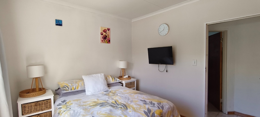 2 Bedroom Property for Sale in Langenhovenpark Free State